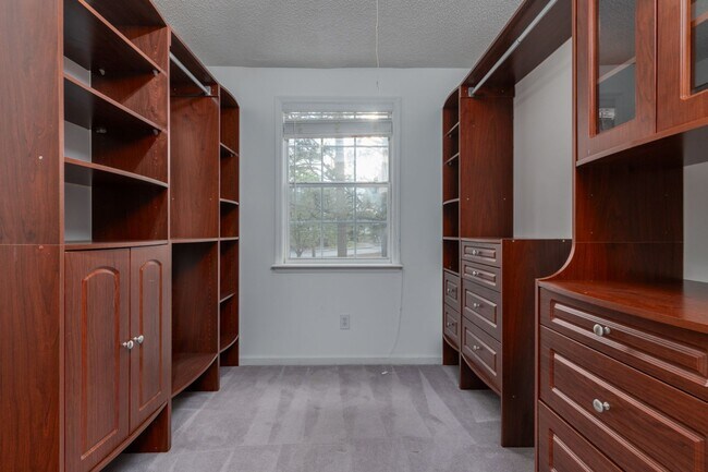 Building Photo - Looking for your dream home in a peaceful ...
