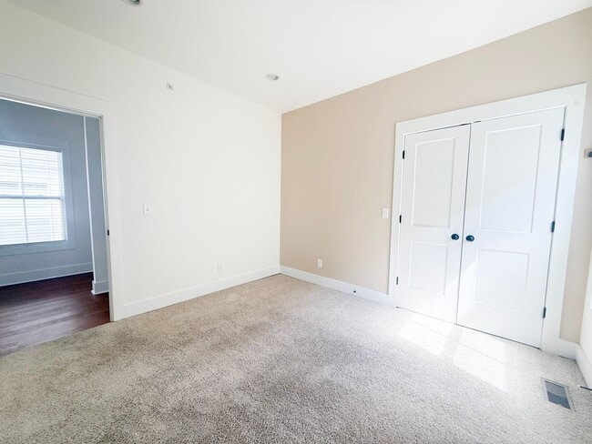 Building Photo - 208 Allison Way