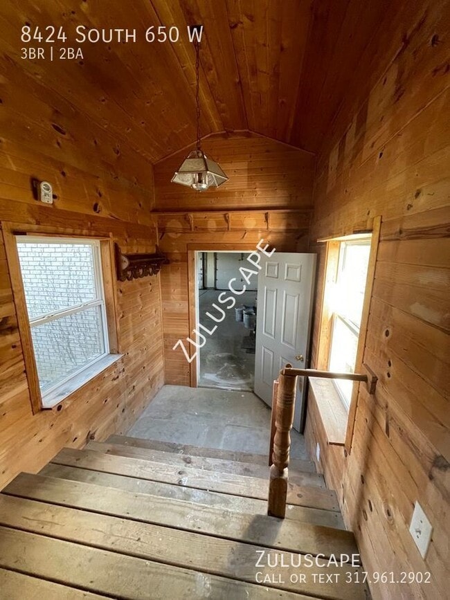 Building Photo - Half Off First Month Rent! 8424 s. 650W / ...