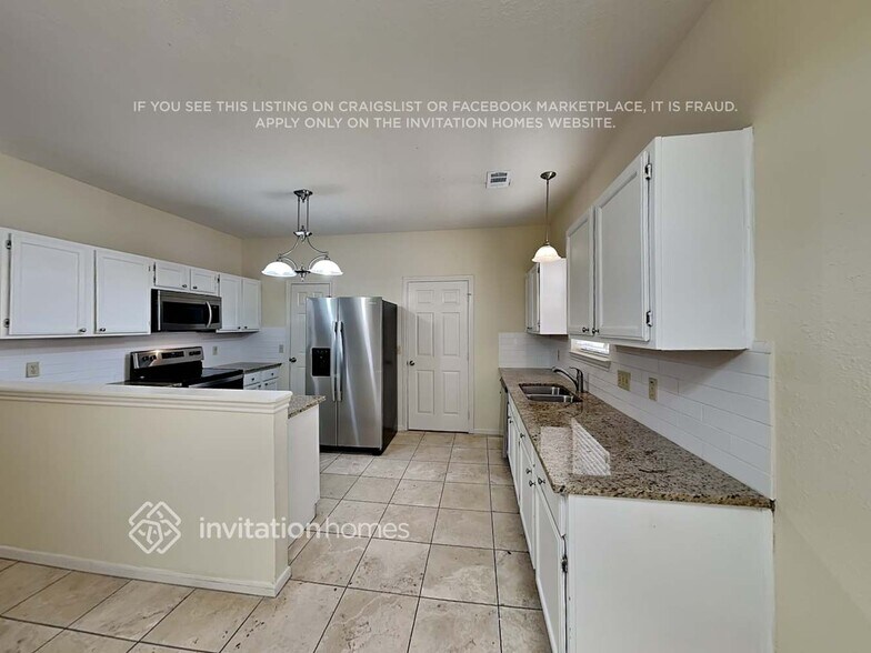 Building Photo - 16023 Mountain Shadows Dr