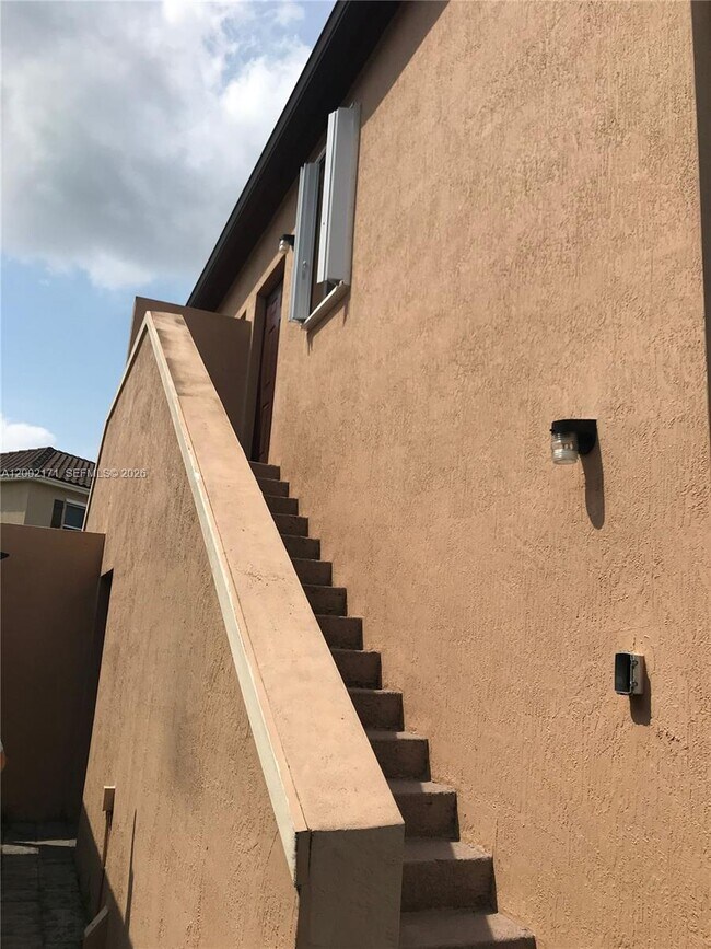 Building Photo - 9515 SW 171st Ct