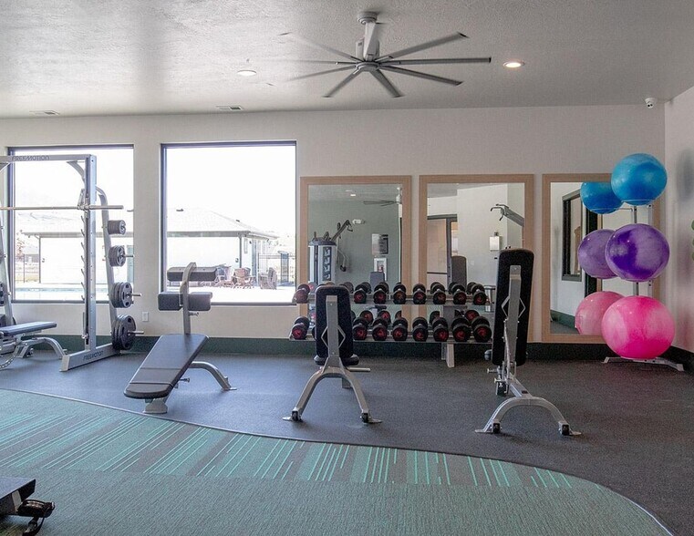 Building Photo - 448 S 1580 E