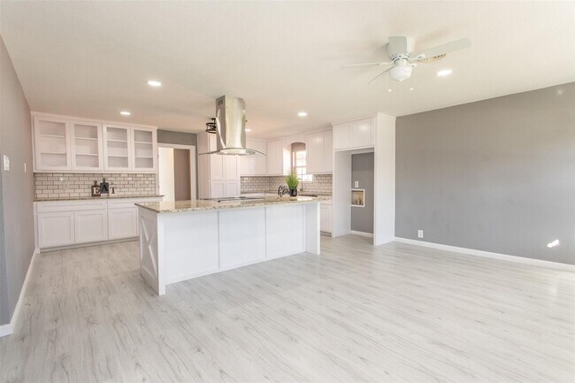 Building Photo - 1309 Magnolia-