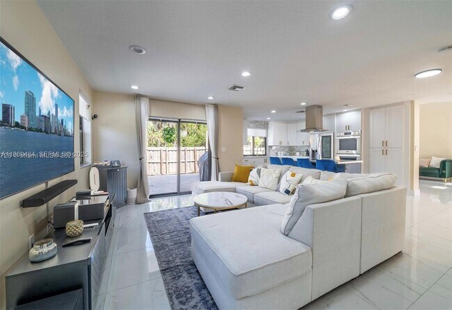 Building Photo - 1451 SW 11th Pl