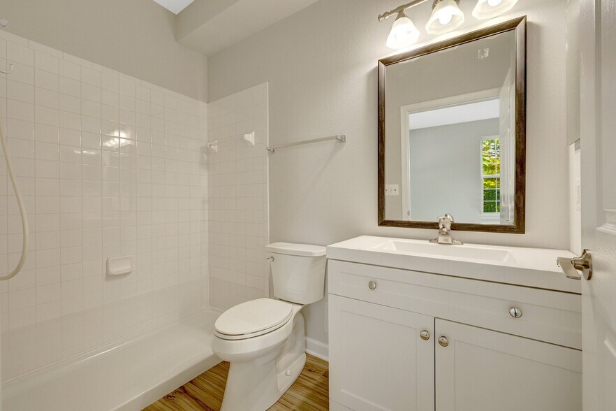 Building Photo - 42421 Rockrose Sq