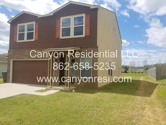 Building Photo - NEW APPLIANCES! Beautiful home in a great area, hurry it won't last long!