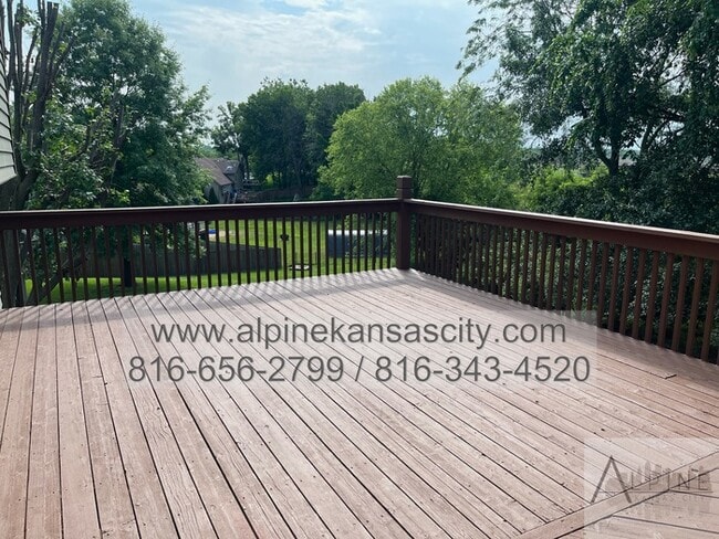 Building Photo - Gorgeous Multi Level Side by Side Split, P...