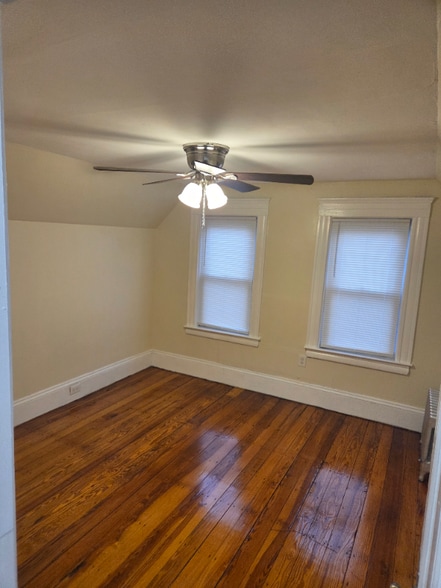 Building Photo - 82 Brent St