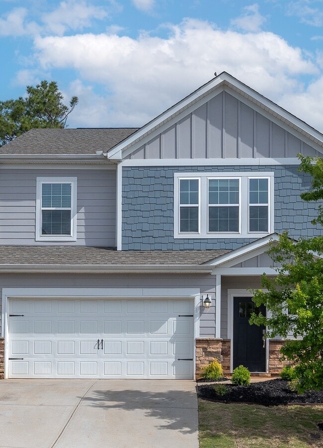 Building Photo - 109 Magnolia St