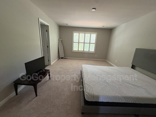 Building Photo - 133 Marthawood Ln