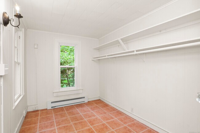 Building Photo - 112 Hillspoint Rd
