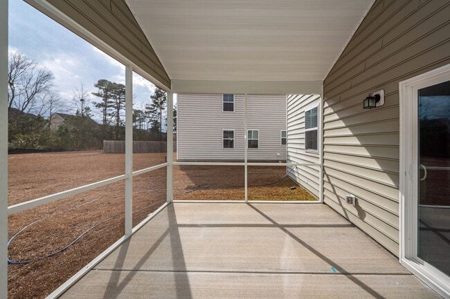 Building Photo - 4 Bedroom, 2.5 Bathroom Home in Cane Bay Plantation - Summerville