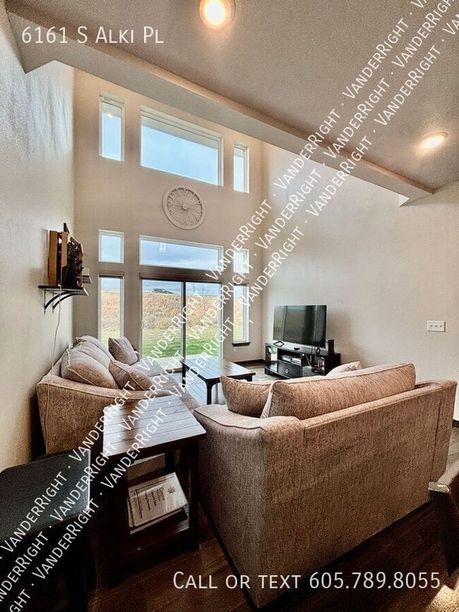 Building Photo - 6161 S Alki Pl