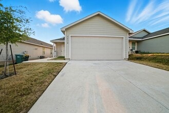 Building Photo - 5410 Hornbeck Hts