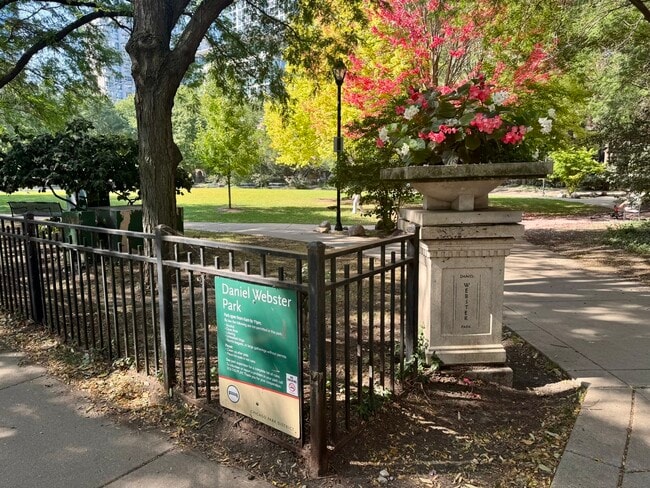 Building Photo - 1413 S Prairie Ave