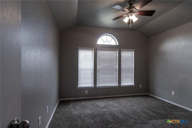 Building Photo - 2305 Vicksburg Ln