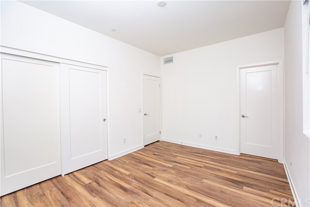 Building Photo - 170 placemark