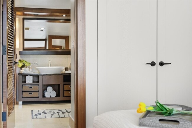 Building Photo - 6801 Collins Ave