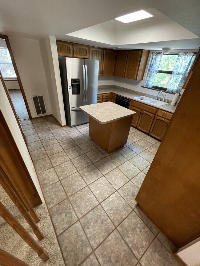Building Photo - 1214 Timber Bay