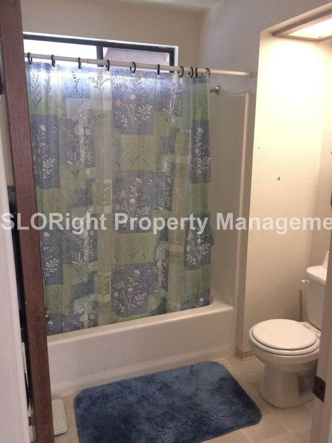 Building Photo - AVAILABLE OCTOBER - Grover Beach Two Story Townhome - 2 Bedroom / 2 Bathroom
