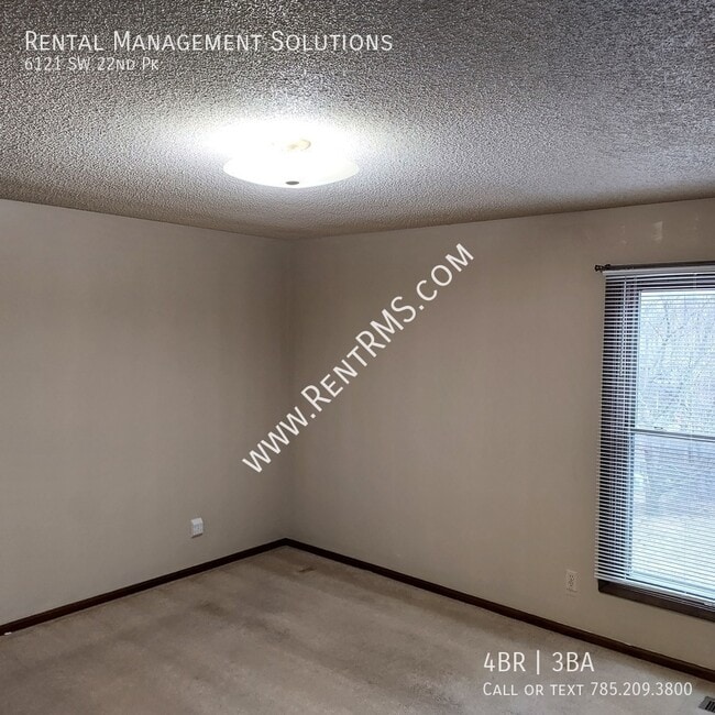 Building Photo - 6121 SW 22nd Park