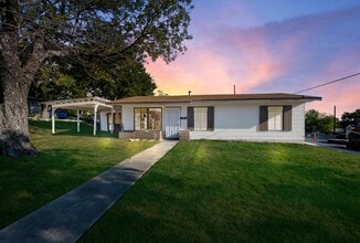 Building Photo - 351 Pool Dr