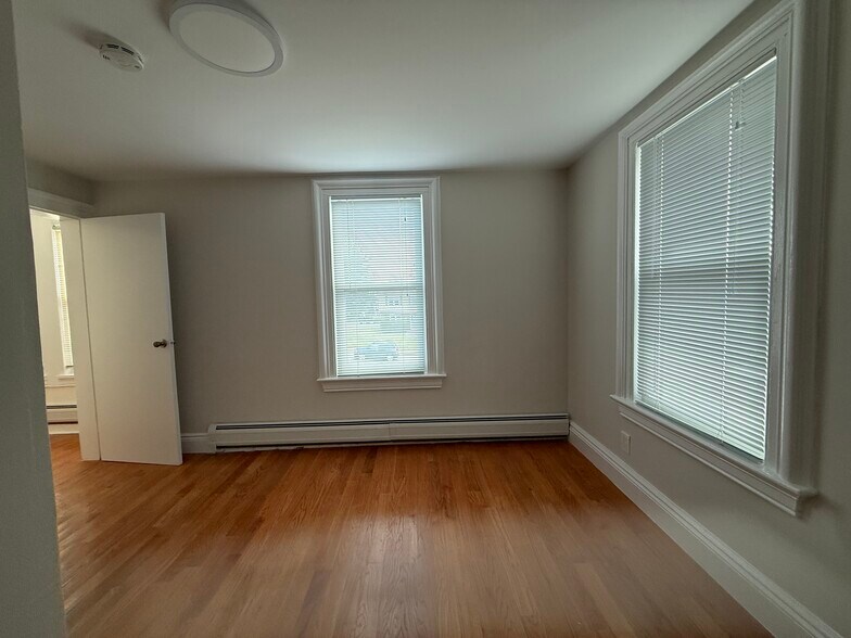 Building Photo - 238 Claremont Ave