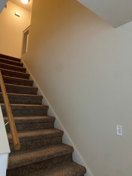 Entry - 1205 Pinewood Dr