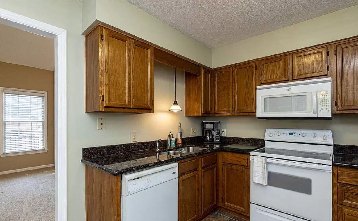 Building Photo - 4512 Emmit Dr