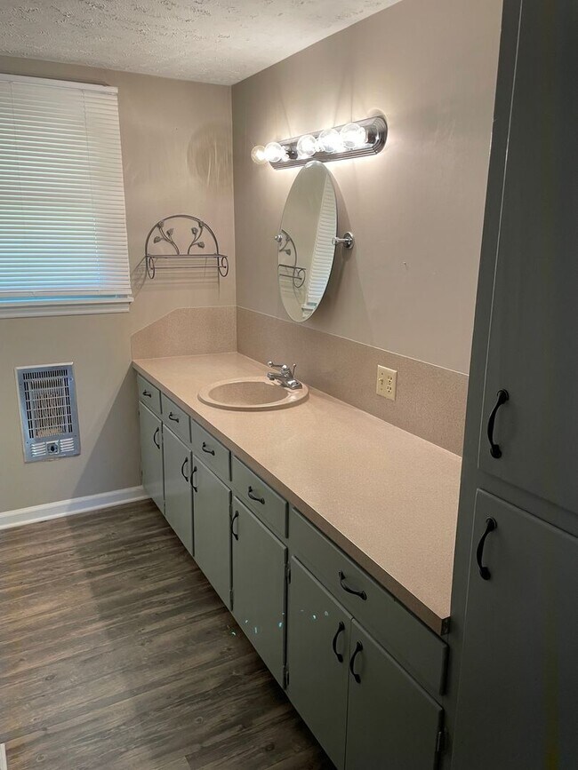 Building Photo - 2 BED, 1 BATH HOME LOCATED IN DENTON!