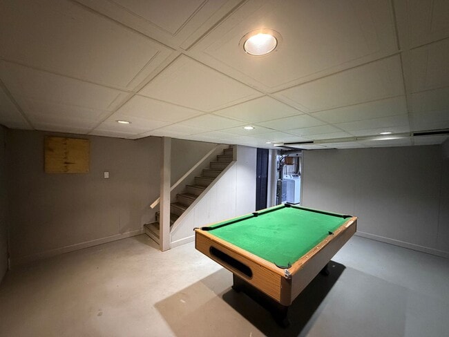 Building Photo - Welcome home to this beautifully maintained two-story townhome nestled on a quiet cul-de-sac in G...