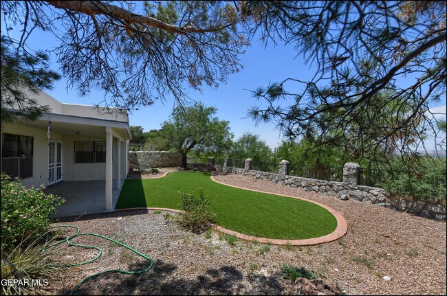 Building Photo - 829 Dulce Tierra Dr
