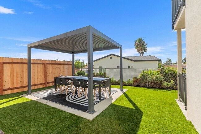 Building Photo - Brand new!