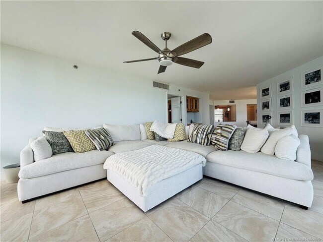Building Photo - 8800 S Ocean Dr
