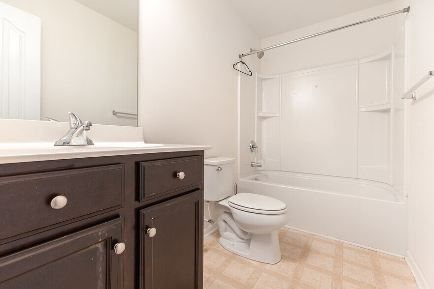 Building Photo - 9702 Pond Vista Ct