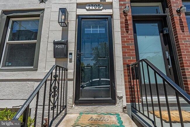 Building Photo - 1705 Montrose St