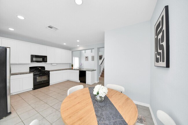 Building Photo - 208 Salange Ln