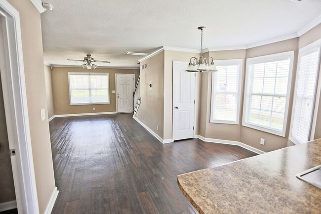Building Photo - 315 Sam Houston Cir