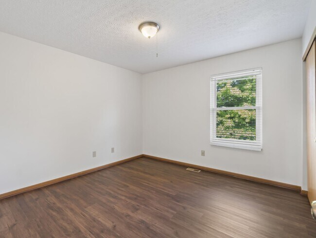 Building Photo - 2236 Golden Meadows St