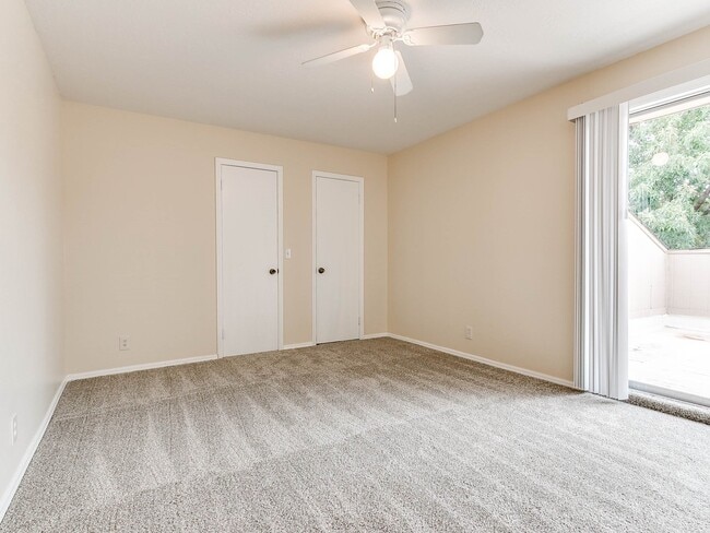 Building Photo - Just remodeled Duplex Home