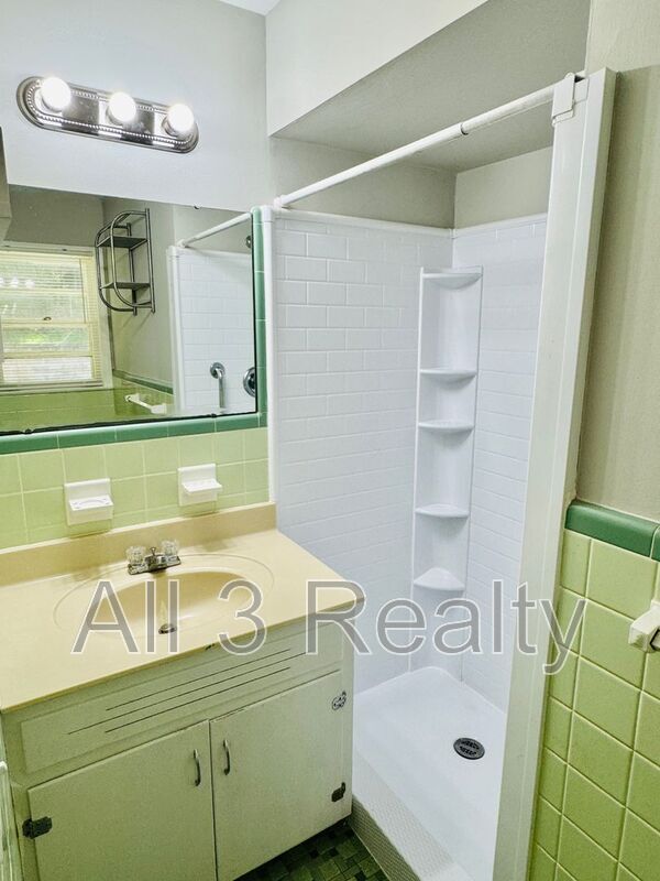 Building Photo - 664 Joryne Dr