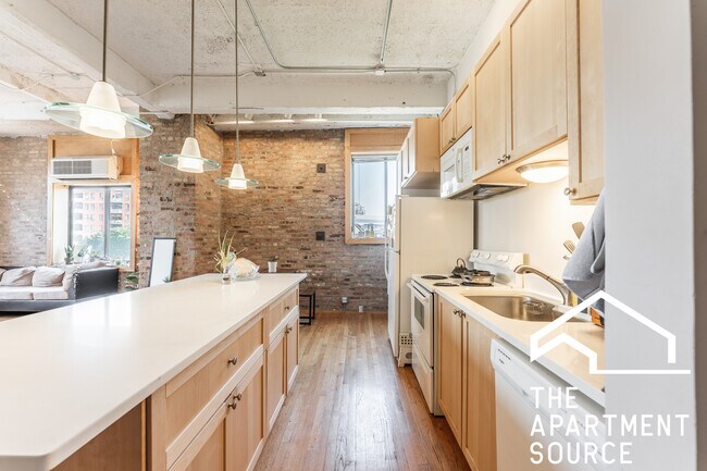 Building Photo - 345 N Canal St