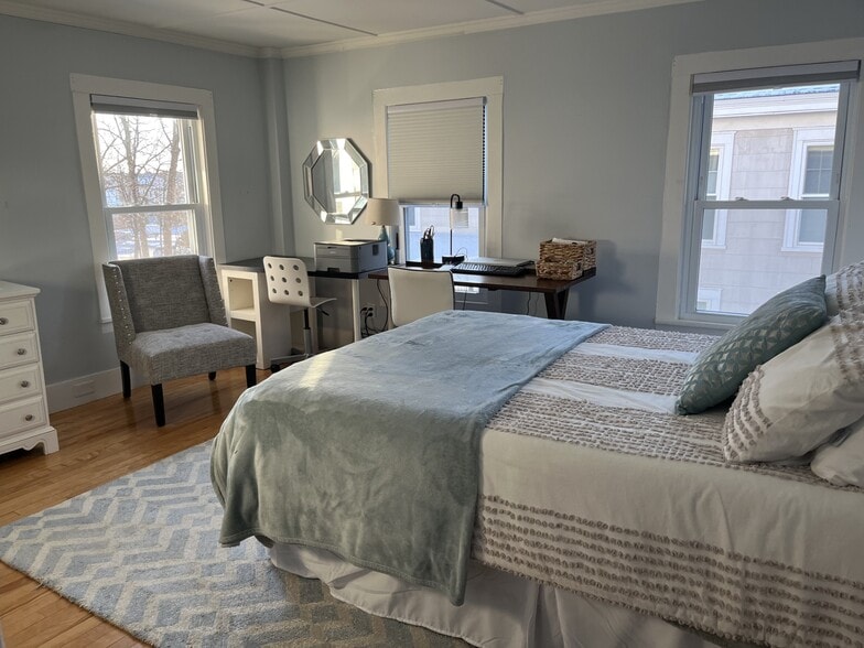 Bedroom 2 - nice and sunny - 44 N Spring St