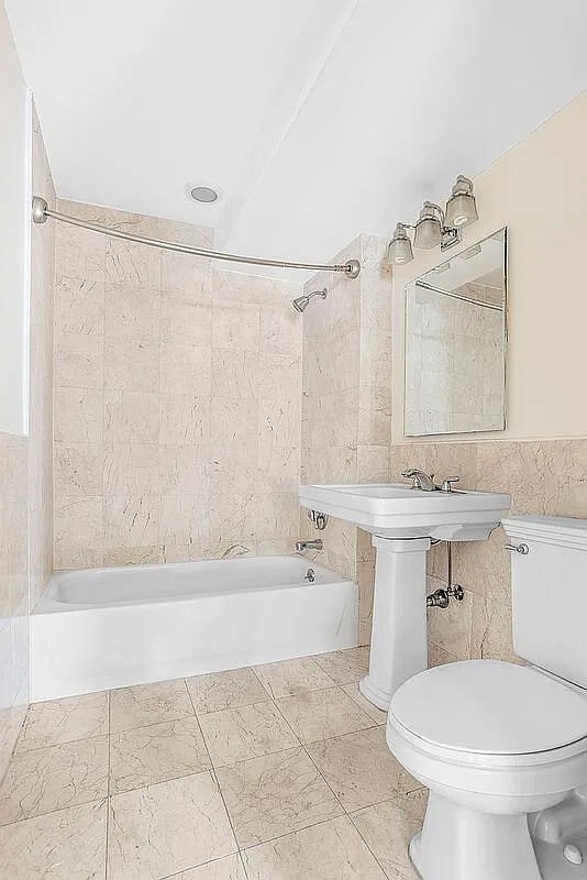 Building Photo - 163 St Nicholas Ave