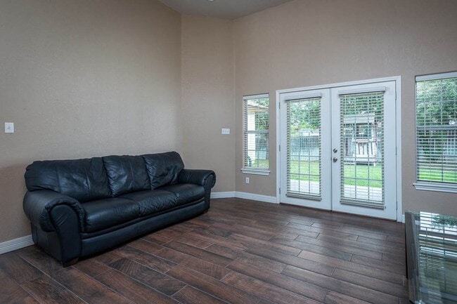 Building Photo - 100 Timber Rock Dr