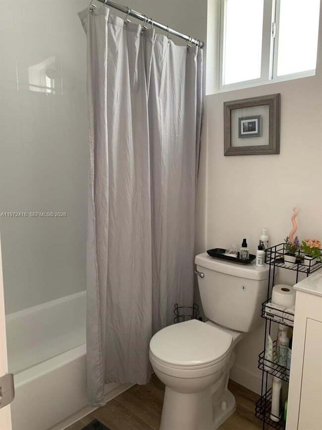 Building Photo - 1100 SW 126th Pl