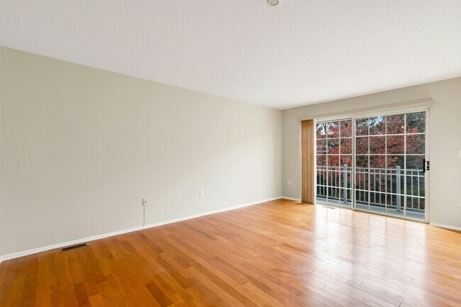 Building Photo - 17 Wildflower Ln