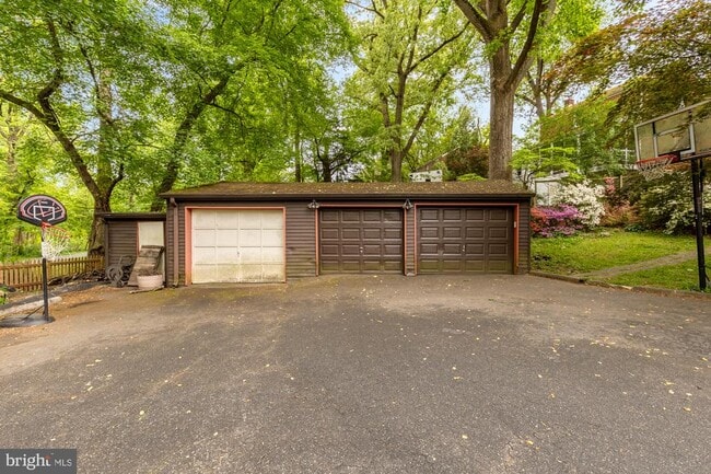 Building Photo - 8323 Haddon Dr