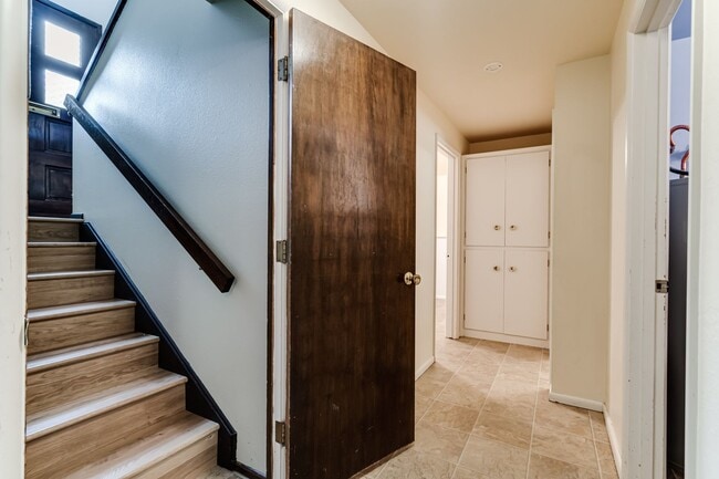 Building Photo - Beautiful 5 bedroom house in South Eugene!