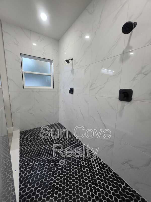 Building Photo - 7958 N Oberon Terrace